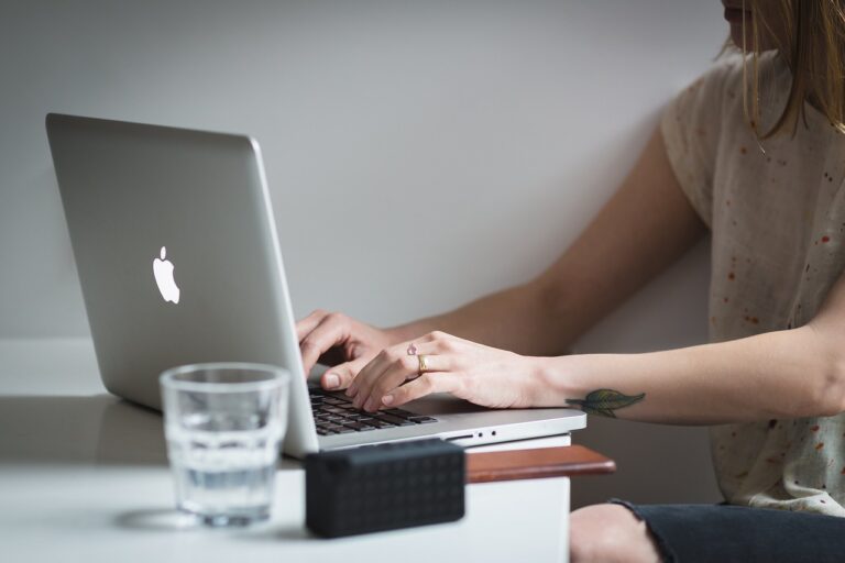 Homeoffice/Pixabay/StockSnap/public domain